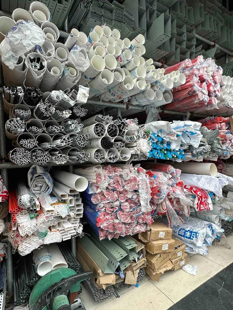 忙忙碌碌的日常 機會是給努力的人.實體建材店日常忙碌 努